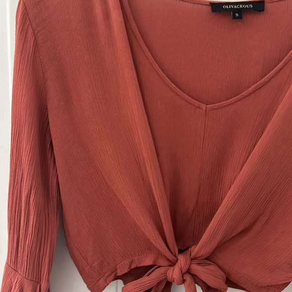 Balloon sleeve top - Picture 2 of 4